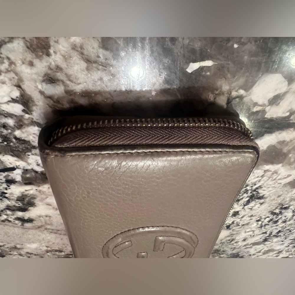 Gucci Soho Zippy Long Wallet - Picture 7 of 14